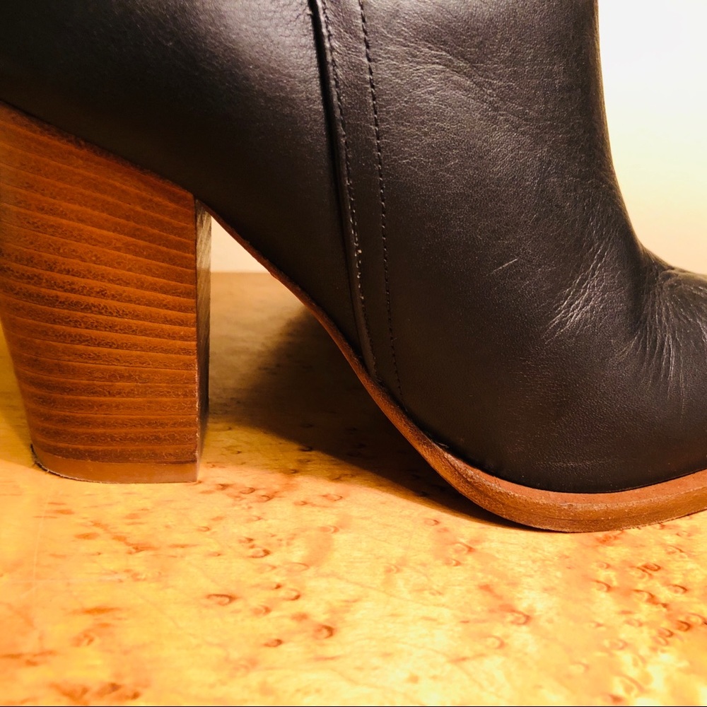 Vince Black Booties/ Boots 7.5 - Picture 6 of 7